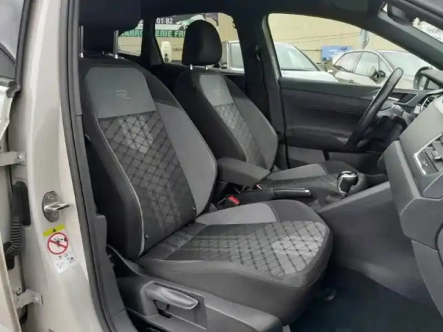 Volkswagen Taigo 1.0 tsi 110ch r-line dsg7 — photo 10