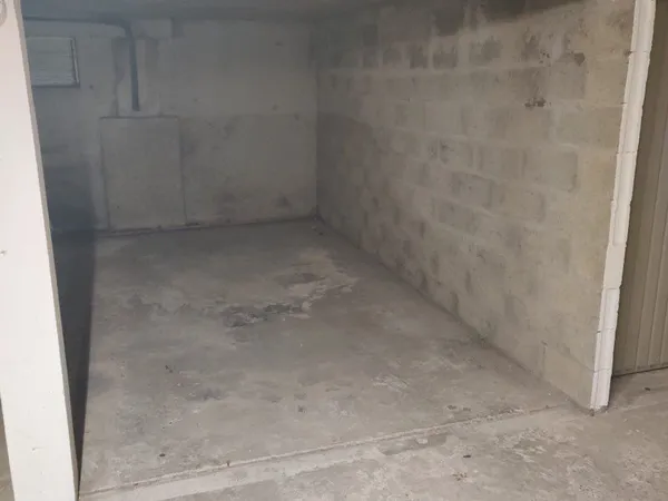 Place de parking dans résidence sécurisée