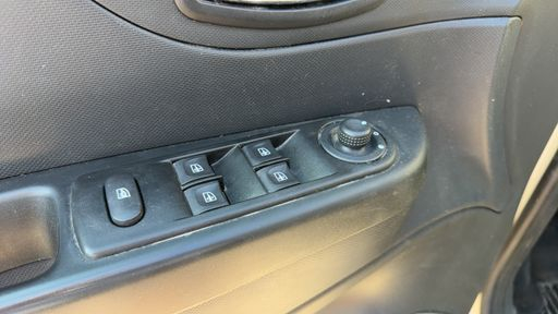 Renault Captur 0.9 TCe 90 - Business – 2015 – 120562 km – Essence – Boîte Manuelle — photo 41