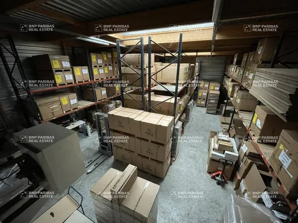 Local d'activité 273 m²