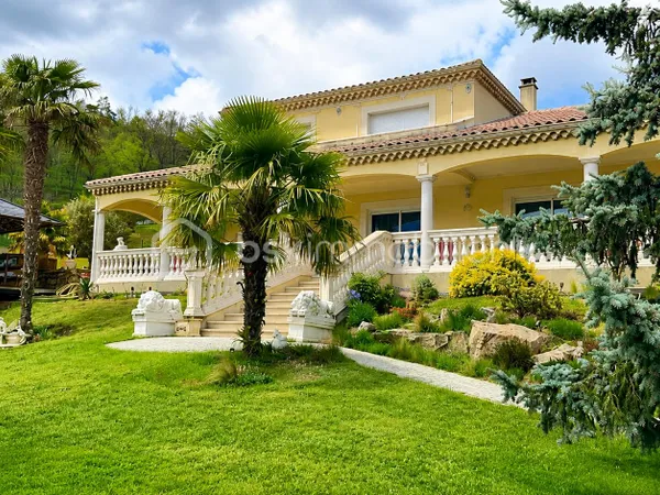 Maison 5 pièces 200 m²