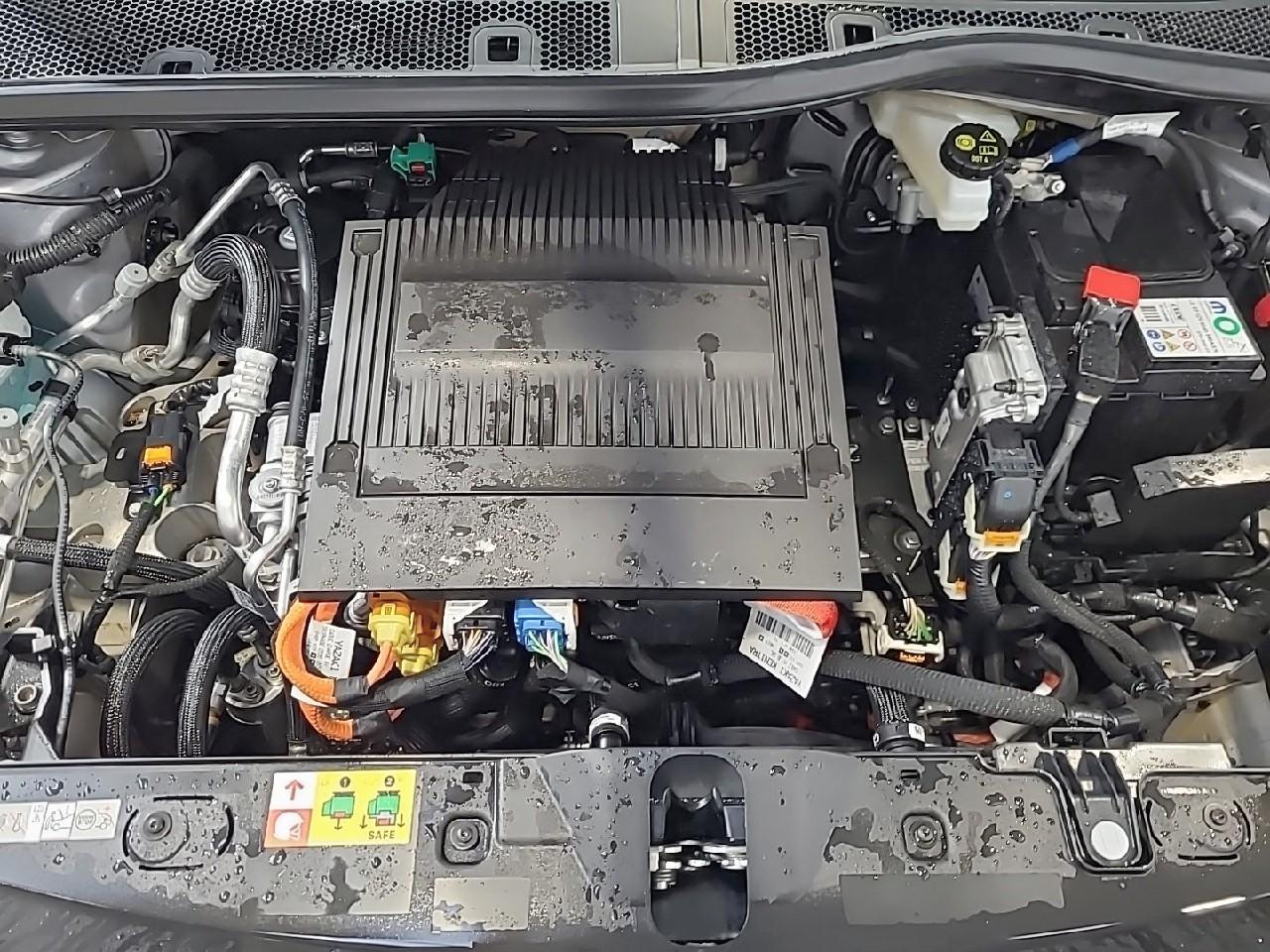Peugeot 2008 electrique 156 ch 54 kwh gt — photo 15