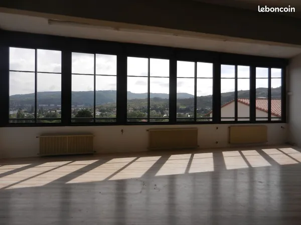 Local professionnel - 154m²