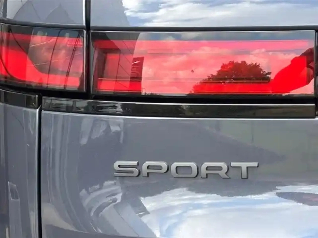 Land Rover Range Rover p460e awd 3.0l i6 phev — photo 22