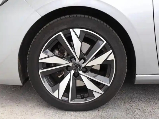 Peugeot 308 1.5 bluehdi 130ch s&amp;s allure pack eat8 — photo 12