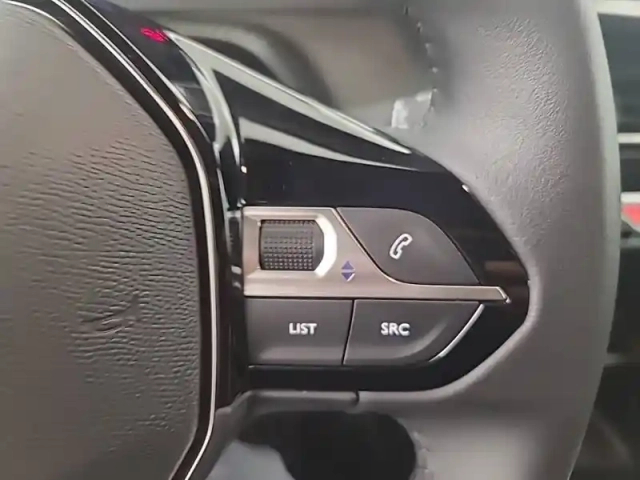 Peugeot 2008 100 s&amp;s bvm6 — photo 43