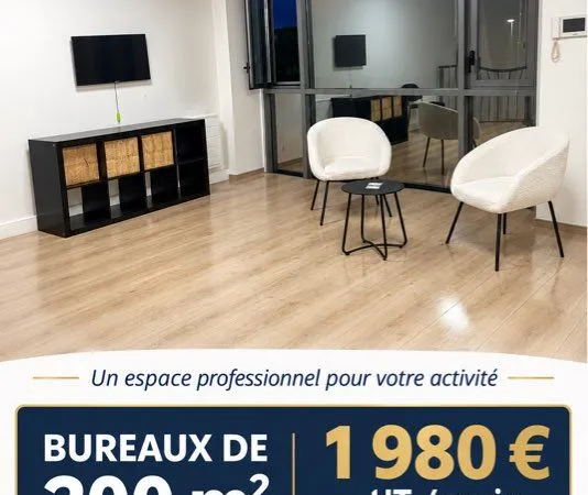 Bureau et espace de travail Location Lieusaint 200m² 2800€