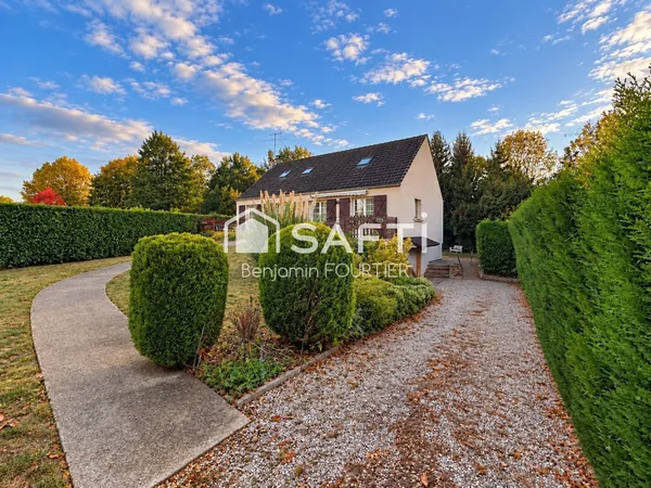 Maison familiale avec jardin et rivière