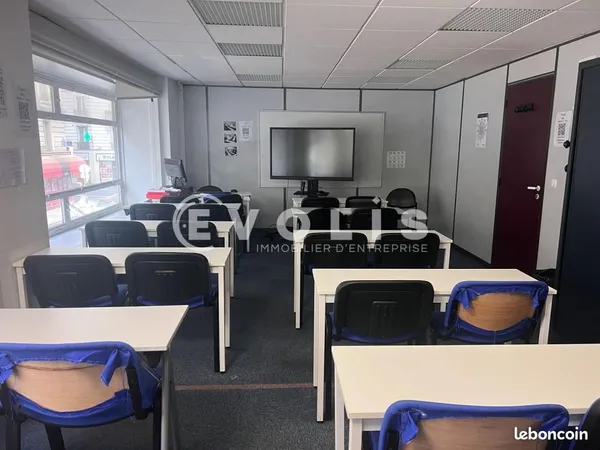 Bureau 320 m²