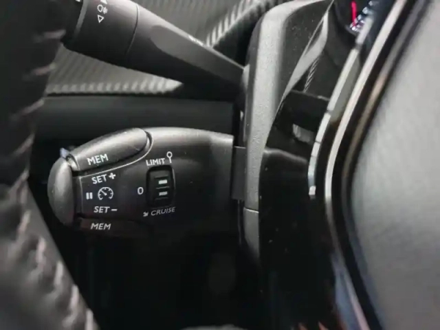 Peugeot 208 1.2 puretech 100ch s&amp;s style 118g — photo 15