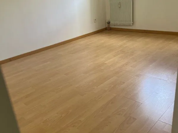 Appartement F3 - 65 m² - Balcon, garage et cave