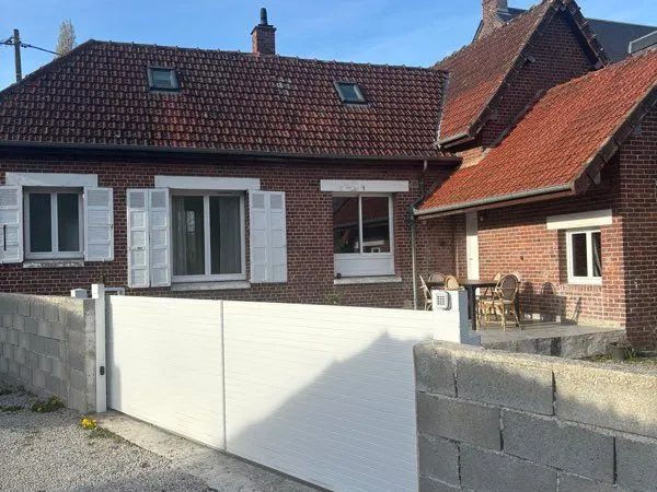 Maison rénovée de 85 m² avec jardin, terrasse plein sud et garage - Arques-la-Bataille