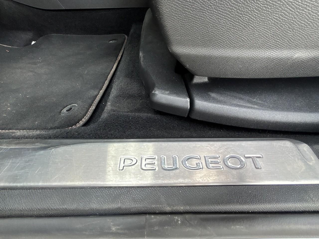 Peugeot 5008 1.2 puretech 130ch s&s gt — photo 32