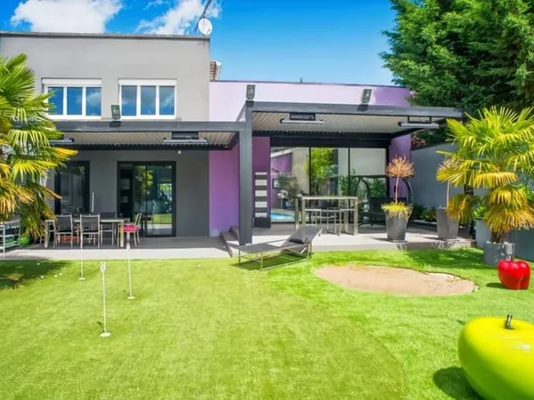 Maison 10 pièces 390 m²