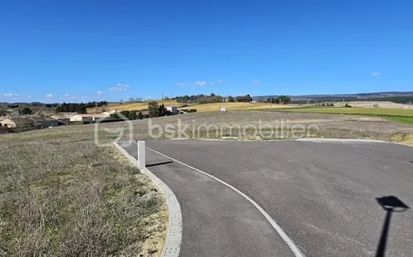 Terrain 250 m²