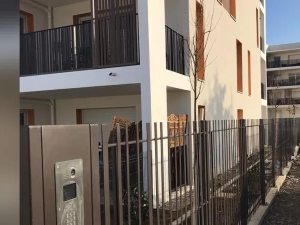 Appartement T4 traversant (garage en supplément) - Meyzieu