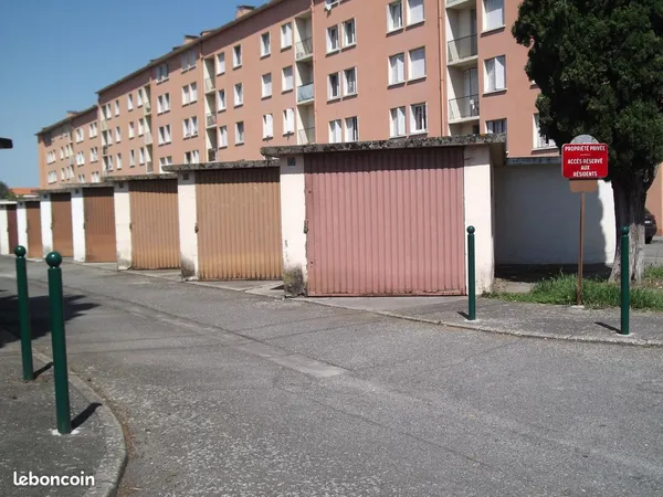 Garage securise a louer tricou saint eloi / disponible 99