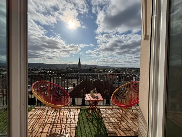Pau Place Clémenceau - Bel appartement T2 avec vue imprenable sur la ville et les côteaux -