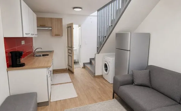 ENSEMBLE IMMOBILIER COMPRENANT 11 APPARTEMENT, 1 MAISON, 1 L