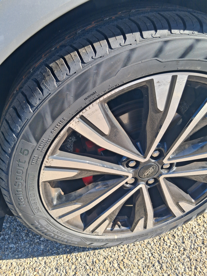 Ford Kuga 2.5 Duratec 180 ch FlexiFuel FHEV E85 Powershift — photo 24