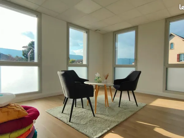 Cabinet neuf, médical/paramédical/bien être de 30 m2 avec salle d'attente privée- Pôle SANTEALP