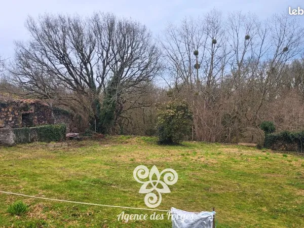 Terrain 839 m² LA BOISSIERE DE MONTAIGU