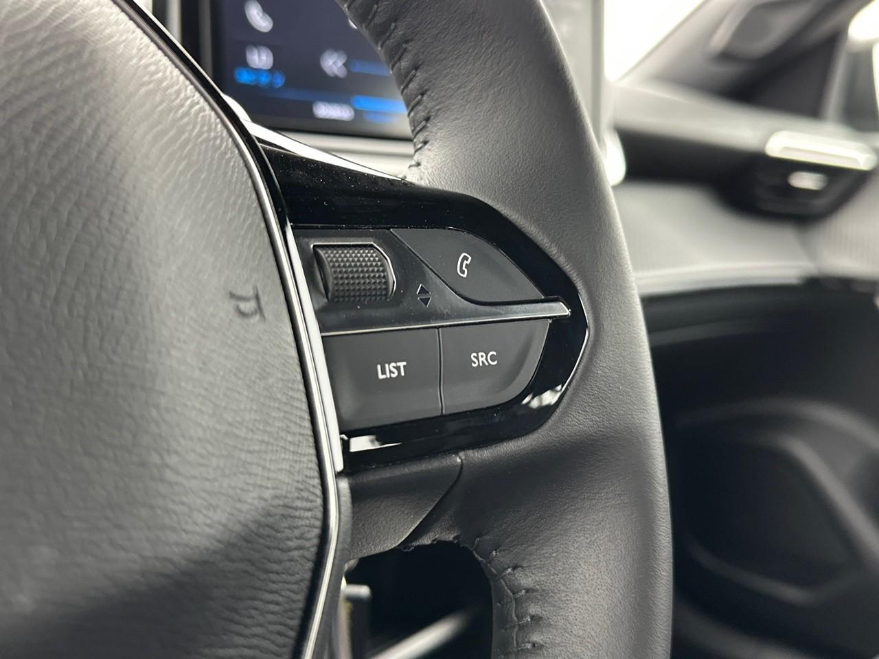 Peugeot 2008 hybrid 136 e-dcs6 style — photo 18
