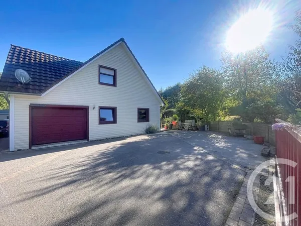 Maison 8 pièces 202 m²