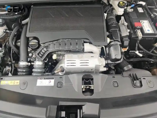 Peugeot 2008 puretech 130 s&amp;s eat8 — photo 12