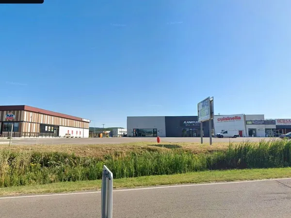 Local commercial 265 m² - disponible immédiatement - davézieux