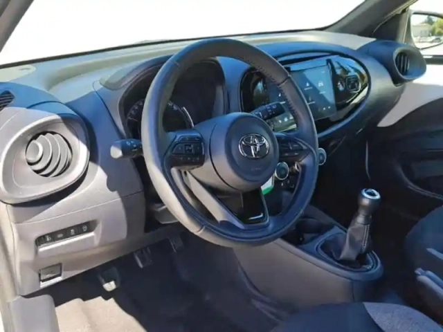 Toyota Aygo x 1.0 vvt-i 72ch dynamic my24 — photo 15