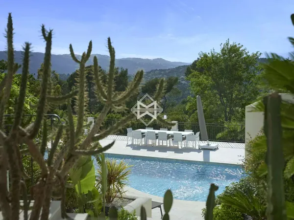 Villa 7 pièces 450 m²
