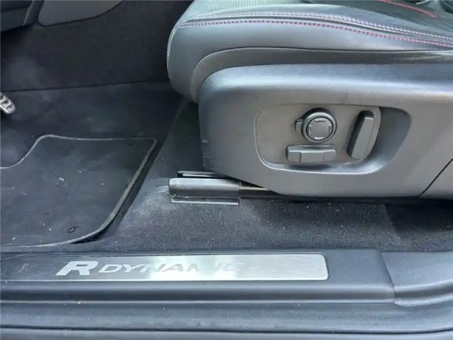 Land Rover Discovery Sport mark vii p300e phev awd bva — photo 21