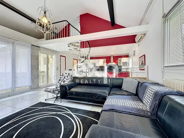 Maison 110m2 divisée en deux parties, Saint-Denis Mutualité