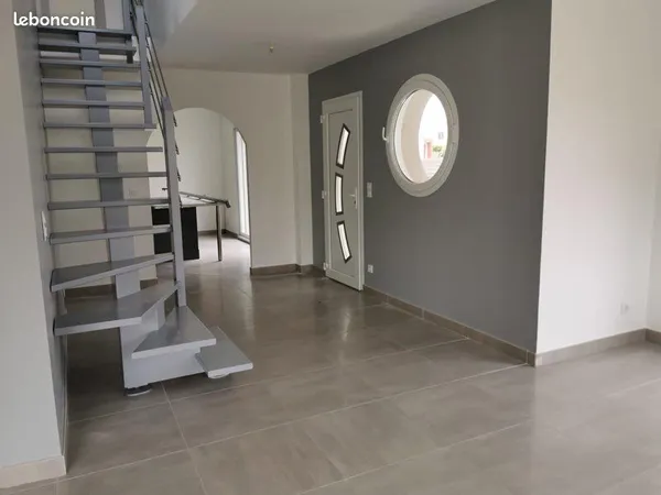 Maison récente de 125 m² avec jardin, garage et 4 chambres - Lebisey