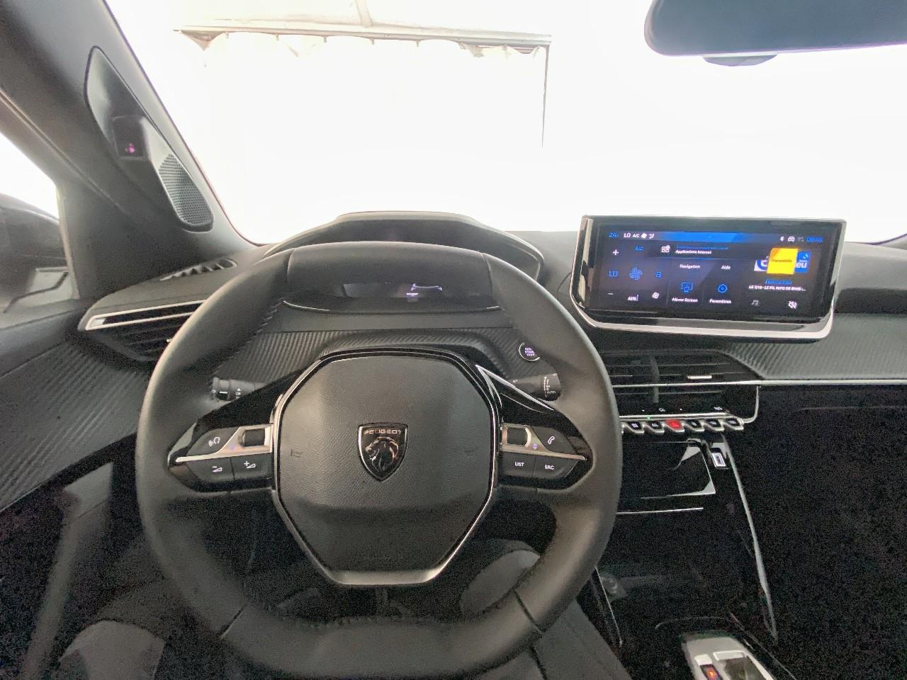 Peugeot 2008 hybrid 145 ch e-dcs6 allure — photo 12