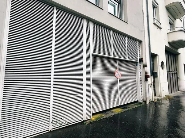 Parking/Garage