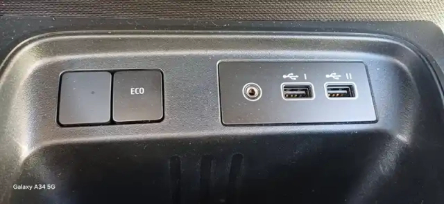 Renault Twingo iii e-tech — photo 2