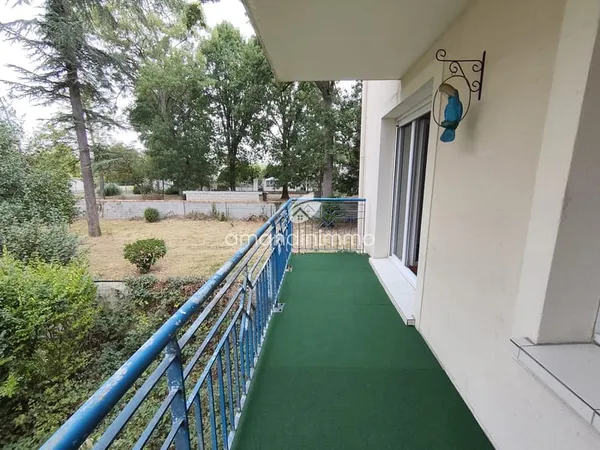 Appartement 3 pièces avec balcon, cave et parking à Cesson