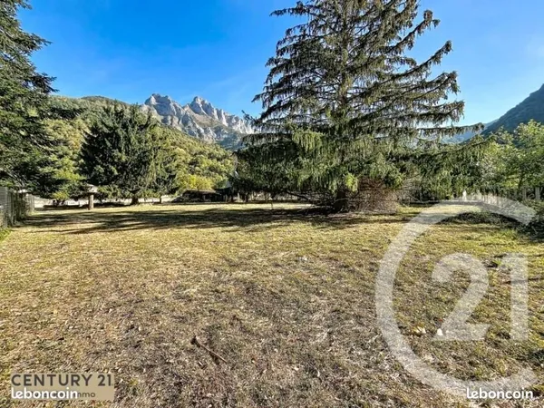 Terrain 1 325 m² Eup