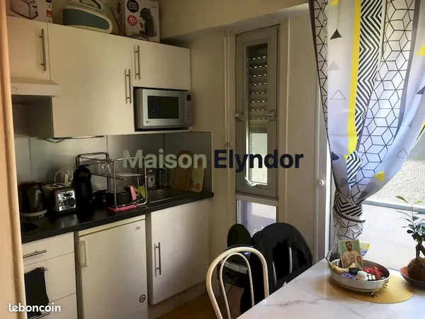 Studio 1 pièce 28 m²