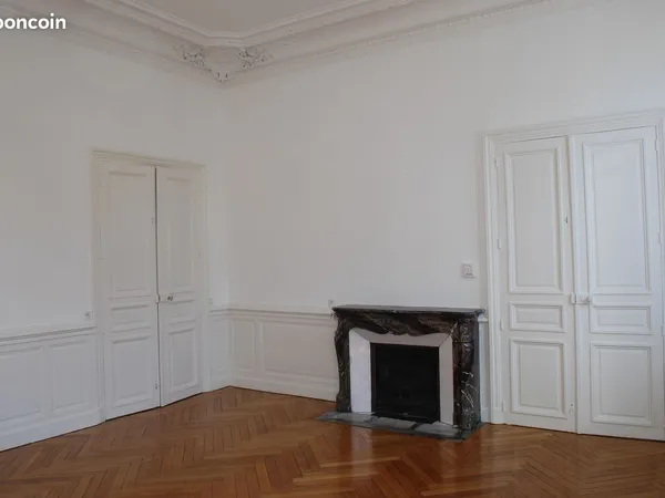 Appartement T3 101,44m² 6 place Wilson DIJON 1160 CC