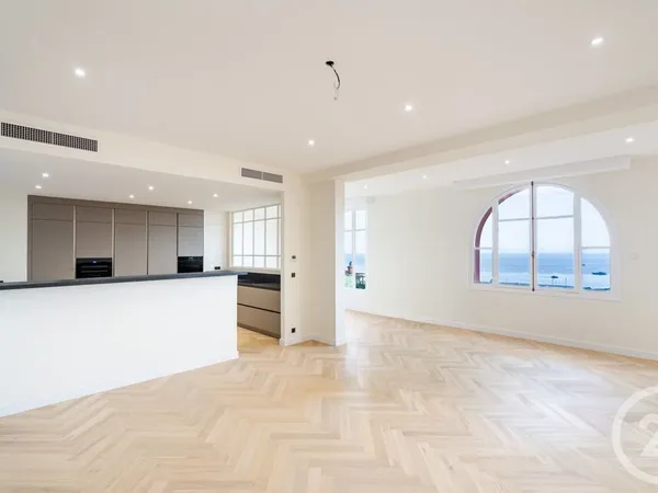 Appartement 4 pièces 195 m²
