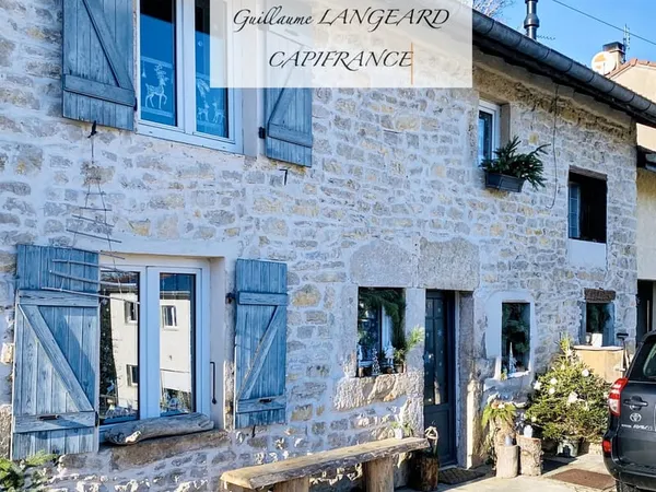 Oyonnax (01100) - Belle maison de village en pierres avec vue panoramique - 2 chambres