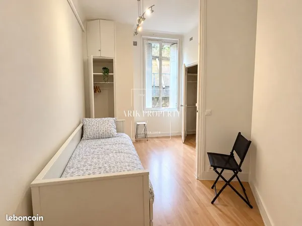 Studio 1 pièce 14 m²