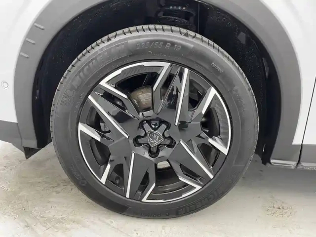 Peugeot 5008 hybrid 145 e-dcs6 — photo 49