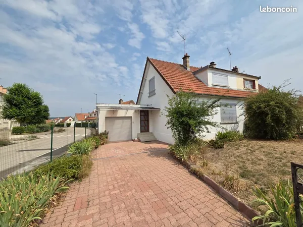 Maison mitoyenne 88,5 m² avec jardin et garage — Bar-sur-Aube (10200)