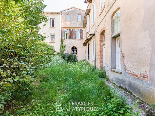 Ancien couvent avec volumes remarquables et potentiel de réhabilitation