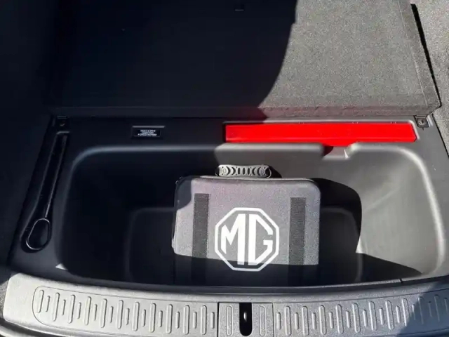 Mg Im6 ev 751ch - 100kwh 4wd — photo 10
