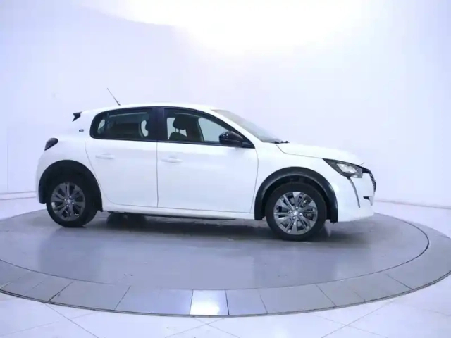 Peugeot 208 electrique 50 kwh 136 — photo 4